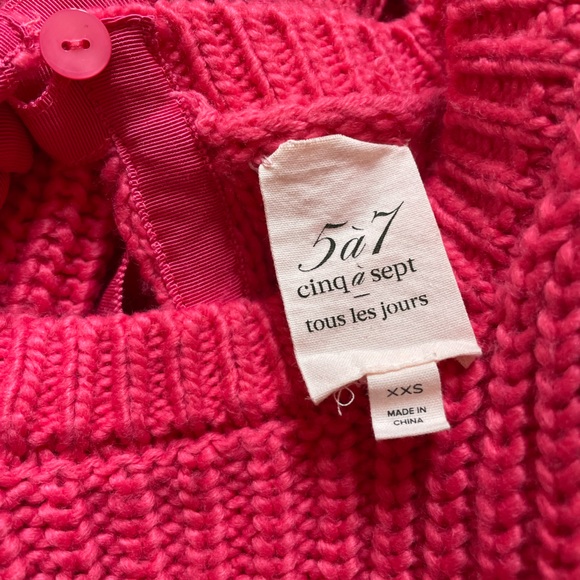 Back detail, ribbon sweater, pink knit sweater - Picture 2 of 5